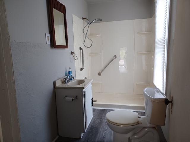 Full Bath with Step-In Shower